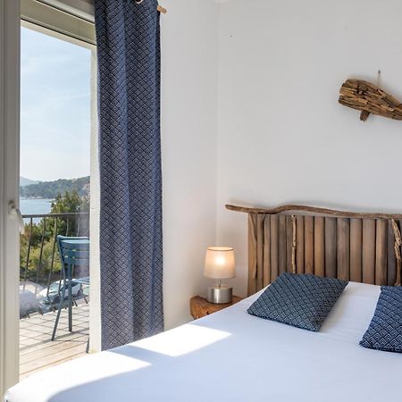 Hotel Almanarre Plage - Hotel Eco-Responsable Face A La Mer Hyeres Exterior photo